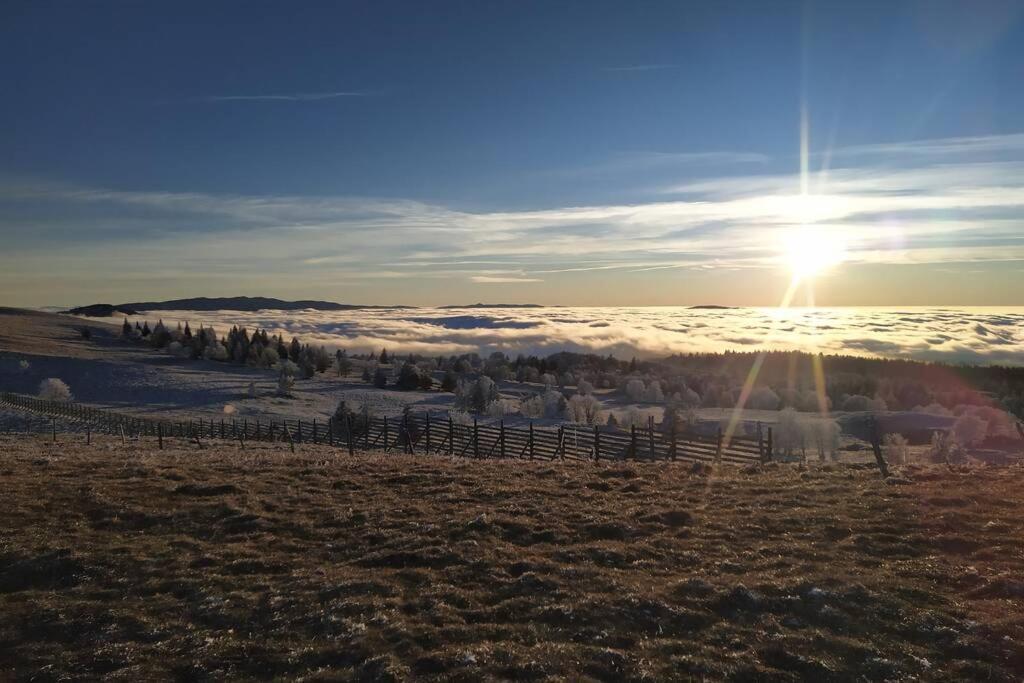 Gite Du Fourperet-Parc Naturel Du Haut-Jura Longevilles-Mont-dʼOr Zewnętrze zdjęcie